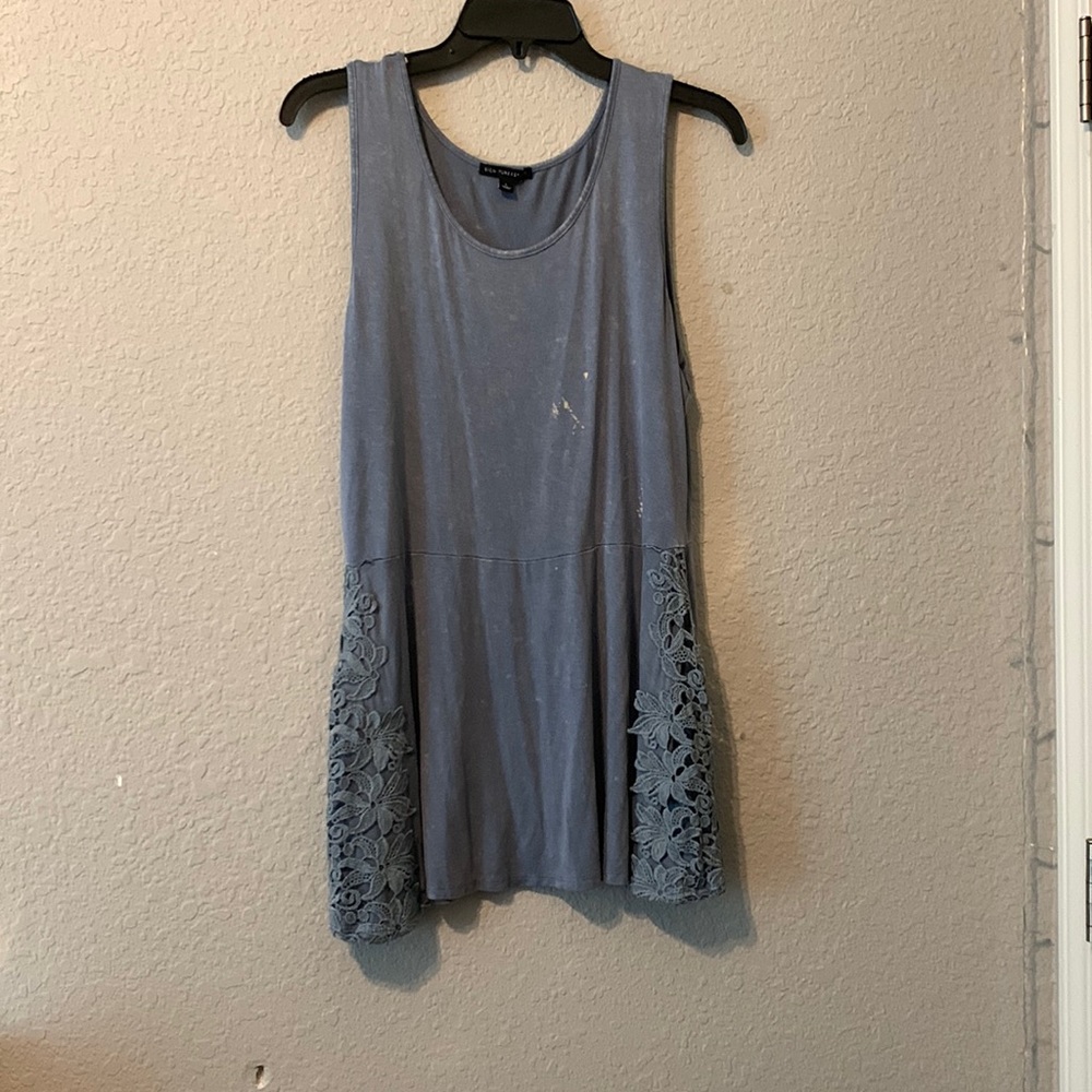 women’s signature studio sleeveless top
